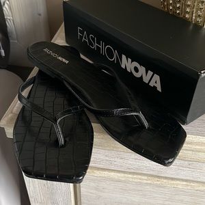 Hitting The Beach-Black Flip Flops